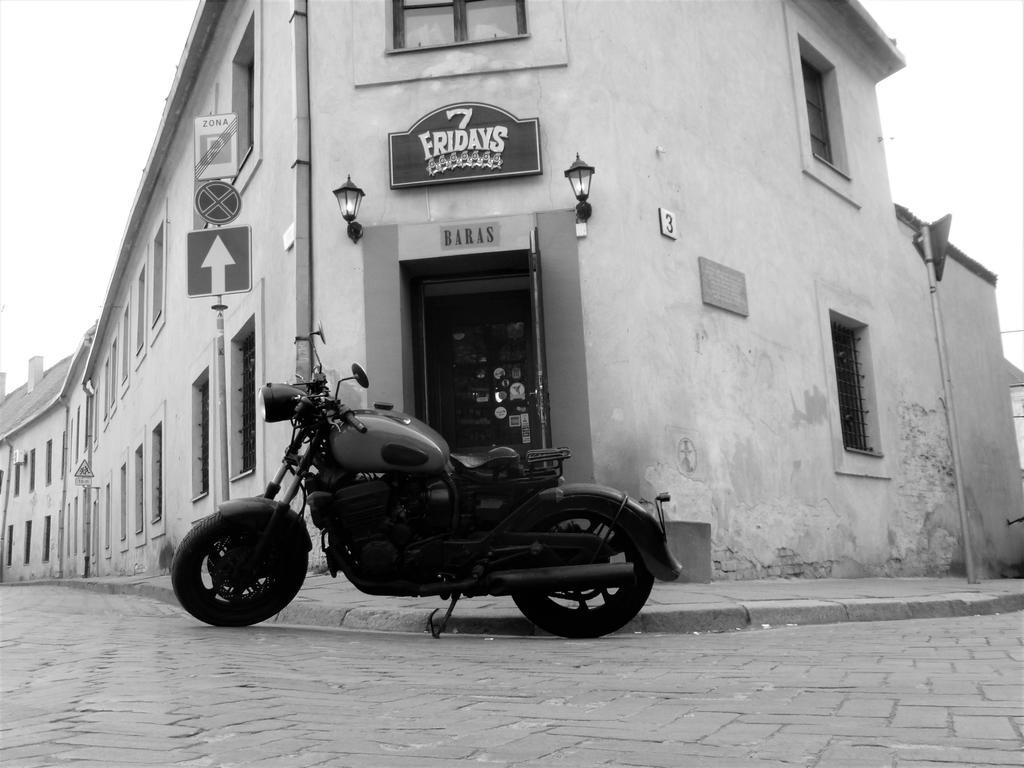 Seven Fridays Affittacamere Vilnius Esterno foto